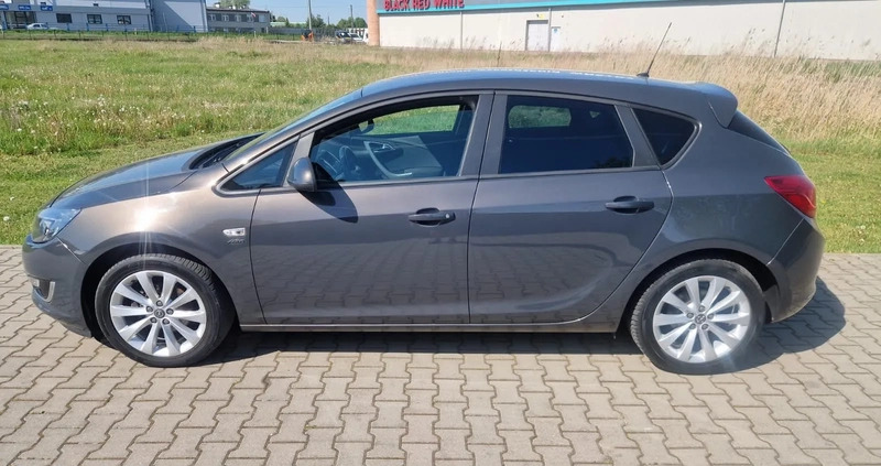 Opel Astra cena 32900 przebieg: 128444, rok produkcji 2013 z Gniezno małe 466